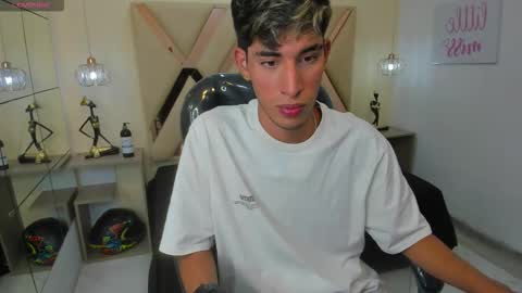 FER PHOENIX online show from 10/10/25, 04:22