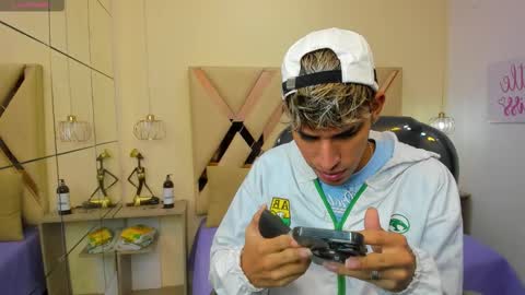 FER PHOENIX online show from 11/09/25, 03:16