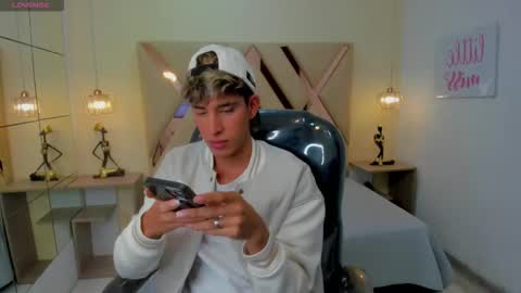 Snapshot of ferphoenix_ chatting on 11/16/25, 03:45 FER PHOENIX online show from 11/16/25, 03:45