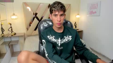 Snapshot of ferphoenix_ chatting on 01/19/26, 03:21 FER PHOENIX online show from 01/19/26, 03:21