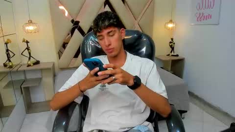 Snapshot of ferphoenix_ chatting on 02/02/26, 04:00 FER PHOENIX online show from 02/02/26, 04:00