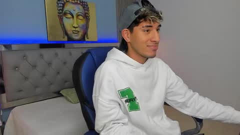 Snapshot of ferphoenix_ chatting on 03/29/26, 03:39 FER PHOENIX online show from 03/29/26, 03:39