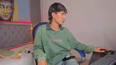 Snapshot of ferphoenix_ chatting on 03/30/26, 04:24 FER PHOENIX online show from 03/30/26, 04:24