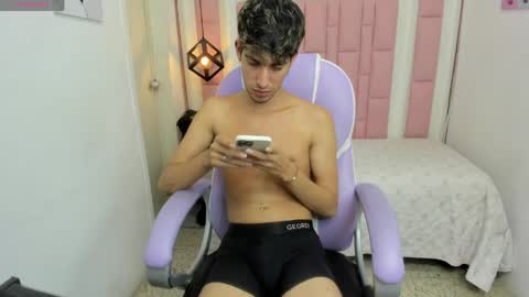 Snapshot of ferphoenix_ chatting on 04/09/26, 06:19 FER PHOENIX online show from 04/09/26, 06:19