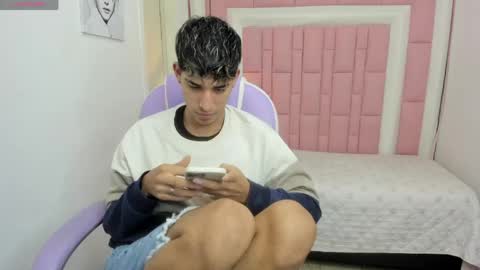 Snapshot of ferphoenix_ chatting on 04/15/26, 03:35 FER PHOENIX online show from 04/15/26, 03:35