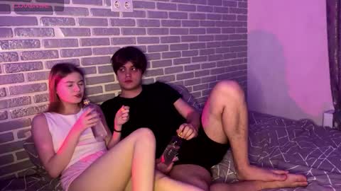 Snapshot of fetchingcouplee chatting on 09/22/25, 03:14 Tina and Tomas online show from 09/22/25, 03:14