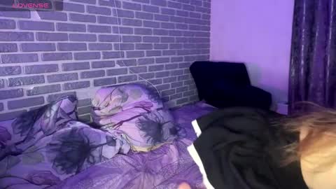 Snapshot of fetchingcouplee chatting on 10/02/25, 02:13 Tina and Tomas online show from 10/02/25, 02:13