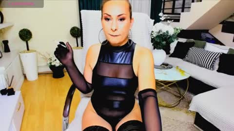 Snapshot of fetishfantasyeve chatting on 06/27/26, 05:40 Fetishfantasyme my X online show from 06/27/26, 05:40