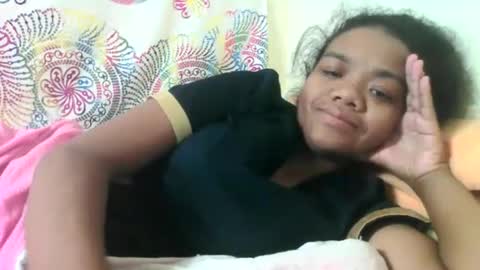 Snapshot of fetranialdy chatting on 05/16/26, 12:37 fetranialdy online show from 05/16/26, 12:37