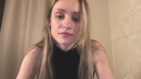 Snapshot of fflloowweerr chatting on 01/21/25, 03:10 Lisa online show from 01/21/25, 03:10