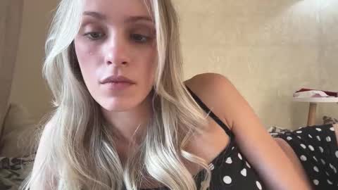 Snapshot of fflloowweerr chatting on 09/10/25, 06:57 Lisa online show from 09/10/25, 06:57