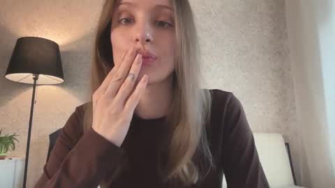 Lisa online show from 02/11/26, 07:57