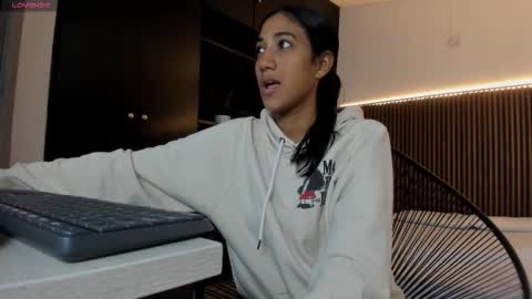 Freyja  online show from 10/13/25, 04:51