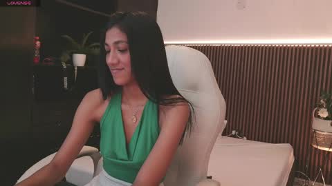 Snapshot of ffreyja_ chatting on 04/01/26, 12:11 Freyja online show from 04/01/26, 12:11