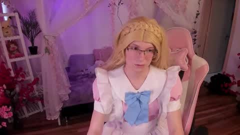 fi_cosplay online show from 10/21/25, 08:20