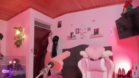 Snapshot of fia__ chatting on 11/12/25, 12:55 Fiaaa online show from 11/12/25, 12:55