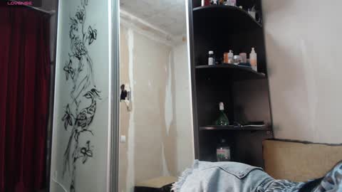 Snapshot of fialka42 chatting on 12/01/24, 07:36 Alex33 Julia30 online show from 12/01/24, 07:36