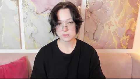 Snapshot of fiamoory chatting on 03/25/26, 01:33 fiamoory online show from 03/25/26, 01:33