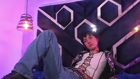   online show from 01/09/25, 06:04