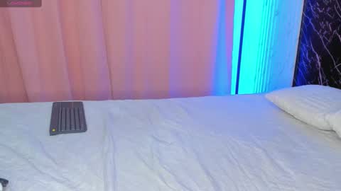 Snapshot of fiery_yumms chatting on 09/21/25, 12:01 Ana online show from 09/21/25, 12:01