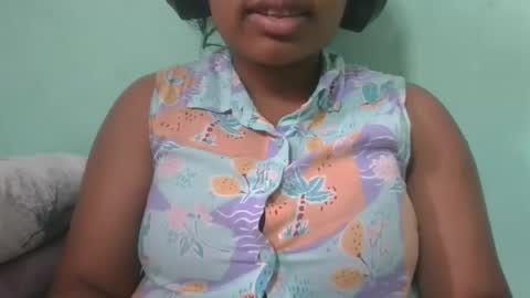 Snapshot of fifaalydia chatting on 10/19/25, 09:21 fifaalydia online show from 10/19/25, 09:21