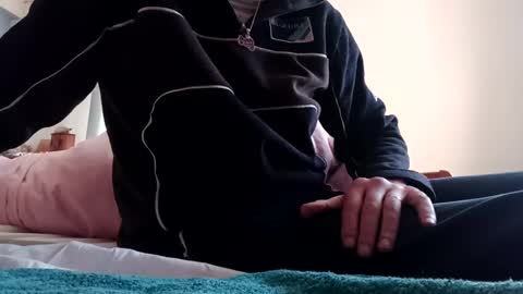 fifi010203 online show from 02/16/25, 08:21