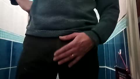 fifi010203 online show from 02/24/25, 10:59