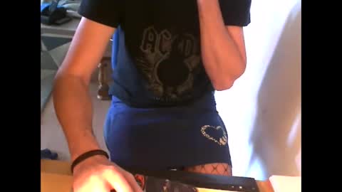 Snapshot of fifi010203 chatting on 04/24/26, 08:39 fifi010203 online show from 04/24/26, 08:39