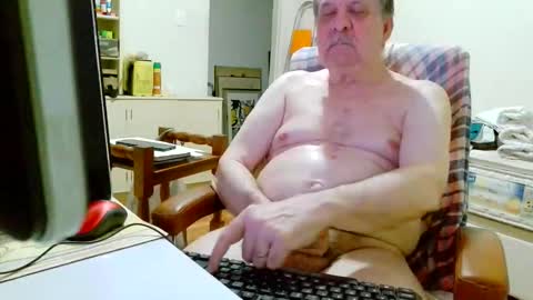 Snapshot of filhober chatting on 03/08/26, 02:04 filhober online show from 03/08/26, 02:04