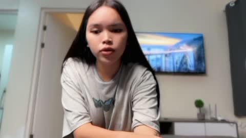 Snapshot of filipina_demure chatting on 03/29/26, 12:38 Sandy online show from 03/29/26, 12:38