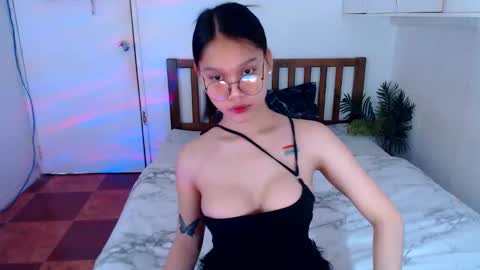 sweet online show from 09/18/25, 08:16