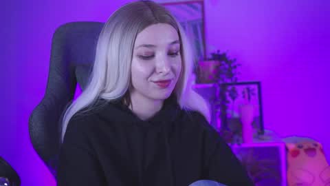 Snapshot of filipinaadams chatting on 12/21/24, 02:37 cap and Lana  online show from 12/21/24, 02:37