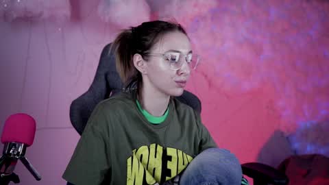 Snapshot of filipinaadams chatting on 01/15/25, 01:52 cap and Lana  online show from 01/15/25, 01:52