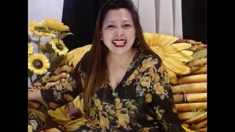 Snapshot of filipinasweetheart chatting on 05/18/26, 08:14 Yhen online show from 05/18/26, 08:14