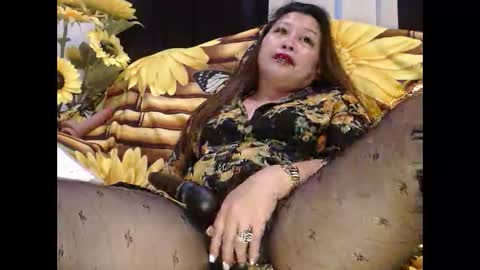 Snapshot of filipinasweetheart chatting on 05/19/26, 04:08 Yhen online show from 05/19/26, 04:08