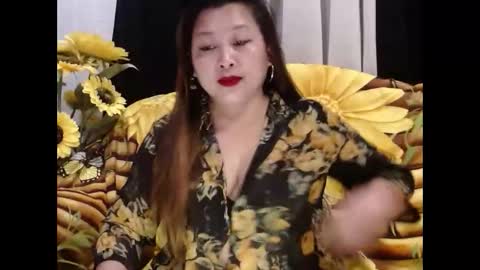 Snapshot of filipinasweetheart chatting on 05/28/26, 07:00 Yhen online show from 05/28/26, 07:00