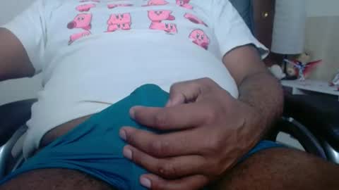 Snapshot of filisdude chatting on 02/23/25, 10:28 frank online show from 02/23/25, 10:28