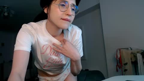 Snapshot of filliana chatting on 04/15/26, 10:21 filliana online show from 04/15/26, 10:21