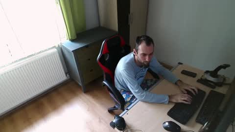 Snapshot of findo1991 chatting on 12/27/24, 06:35 Jane and Findo online show from 12/27/24, 06:35