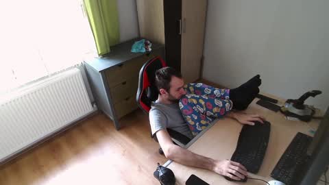 Snapshot of findo1991 chatting on 12/29/24, 12:23 Jane and Findo online show from 12/29/24, 12:23