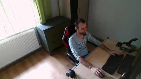 Snapshot of findo1991 chatting on 12/30/24, 10:32 Jane and Findo online show from 12/30/24, 10:32