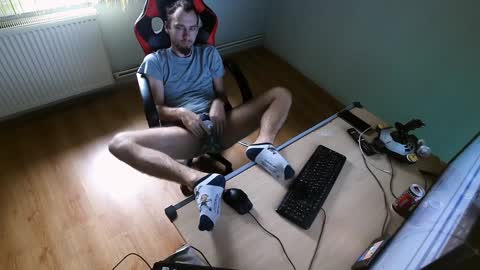 Snapshot of findo1991 chatting on 01/29/25, 03:37 Jane and Findo online show from 01/29/25, 03:37