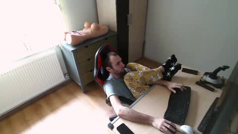 Snapshot of findo1991 chatting on 02/25/25, 11:22 Jane and Findo online show from 02/25/25, 11:22