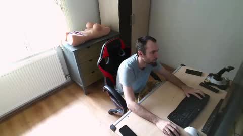 Snapshot of findo1991 chatting on 03/10/25, 09:43 Jane and Findo online show from 03/10/25, 09:43