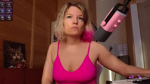 Snapshot of findom_lady_shine chatting on 06/25/26, 04:00 Lady online show from 06/25/26, 04:00