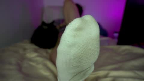 Snapshot of findomfeet_ chatting on 06/12/26, 05:39 Ashley online show from 06/12/26, 05:39