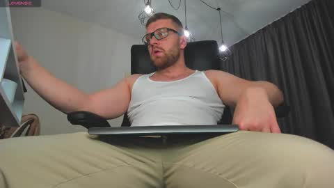 FindomGuyXXX online show from 12/02/25, 09:10