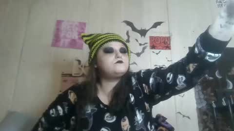 Snapshot of findommefoxi chatting on 10/28/25, 11:14 findommefoxi online show from 10/28/25, 11:14