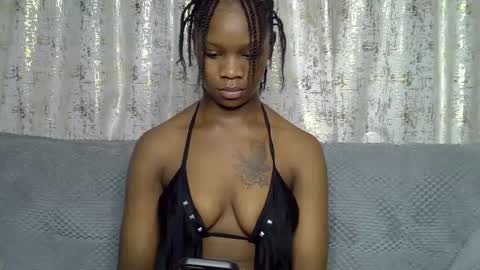 Snapshot of fine_queen12 chatting on 07/01/26, 03:52 fine_queen12 online show from 07/01/26, 03:52