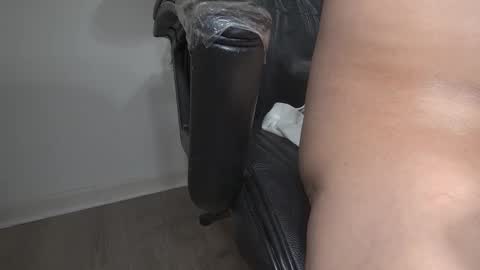 Snapshot of fineazzjohn chatting on 02/10/25, 08:42 fineazzjohn online show from 02/10/25, 08:42